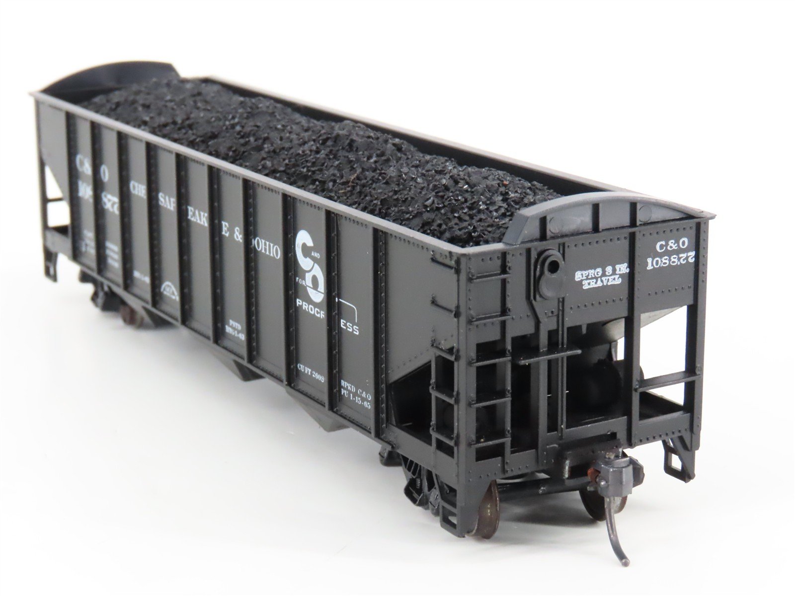LOT of 2 HO Roundhouse 1499 C&O Progress 3-Bay Hopper w/ Coal Load - Upgraded