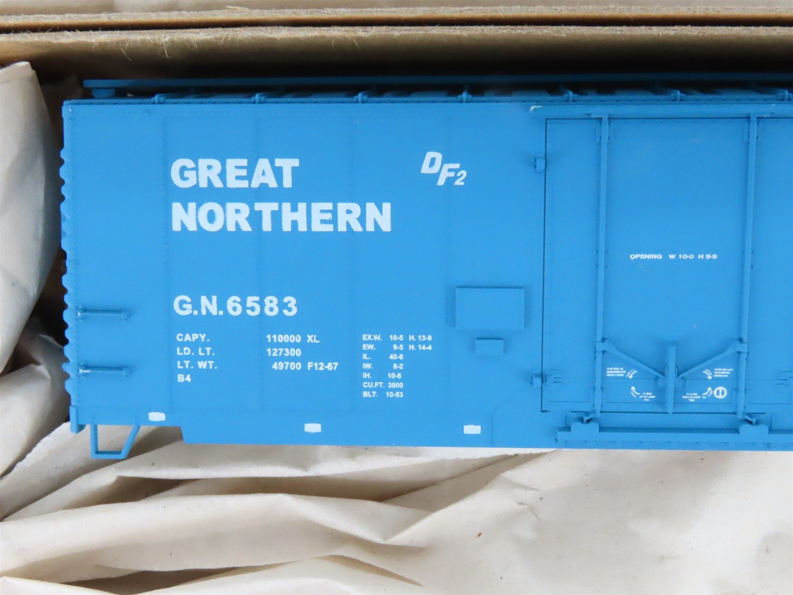 HO Scale Accurail Kit 3109 GN Great Northern Big Sky Blue 40' Box Car 6-Pack