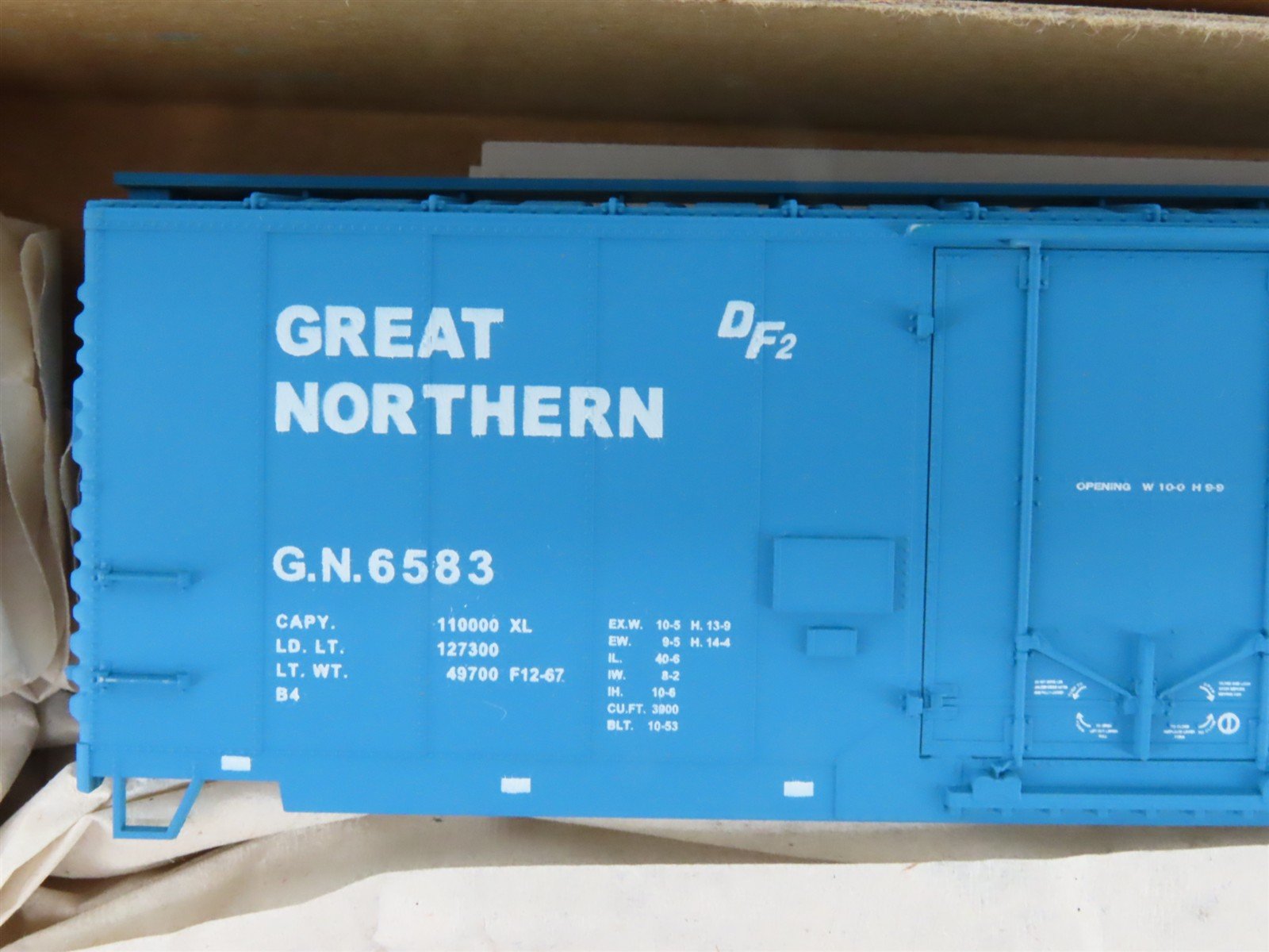 HO Scale Accurail Kit 3109 GN Great Northern Big Sky Blue 40' Box Car 6-Pack