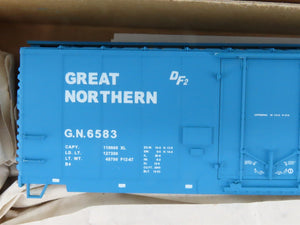 HO Scale Accurail Kit 3109 GN Great Northern Big Sky Blue 40' Box Car 6-Pack