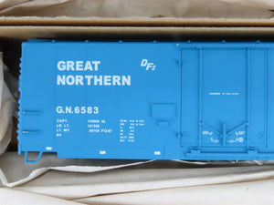 HO Scale Accurail Kit 3109 GN Great Northern Big Sky Blue 40' Box Car 6-Pack