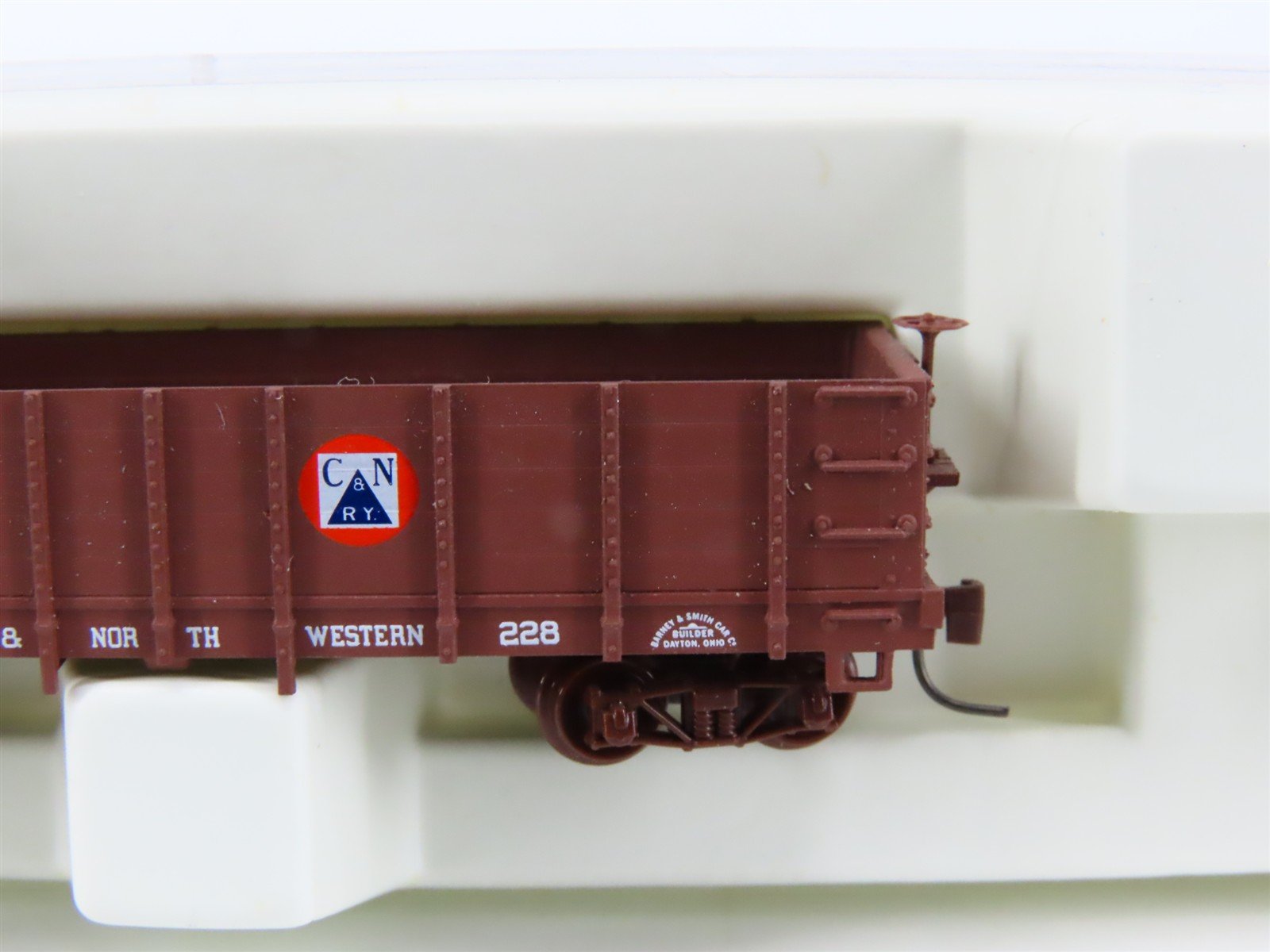 Nn3 Scale Micro-Trains MTL 15205 C&N Colorado & Northwestern Gondola #228
