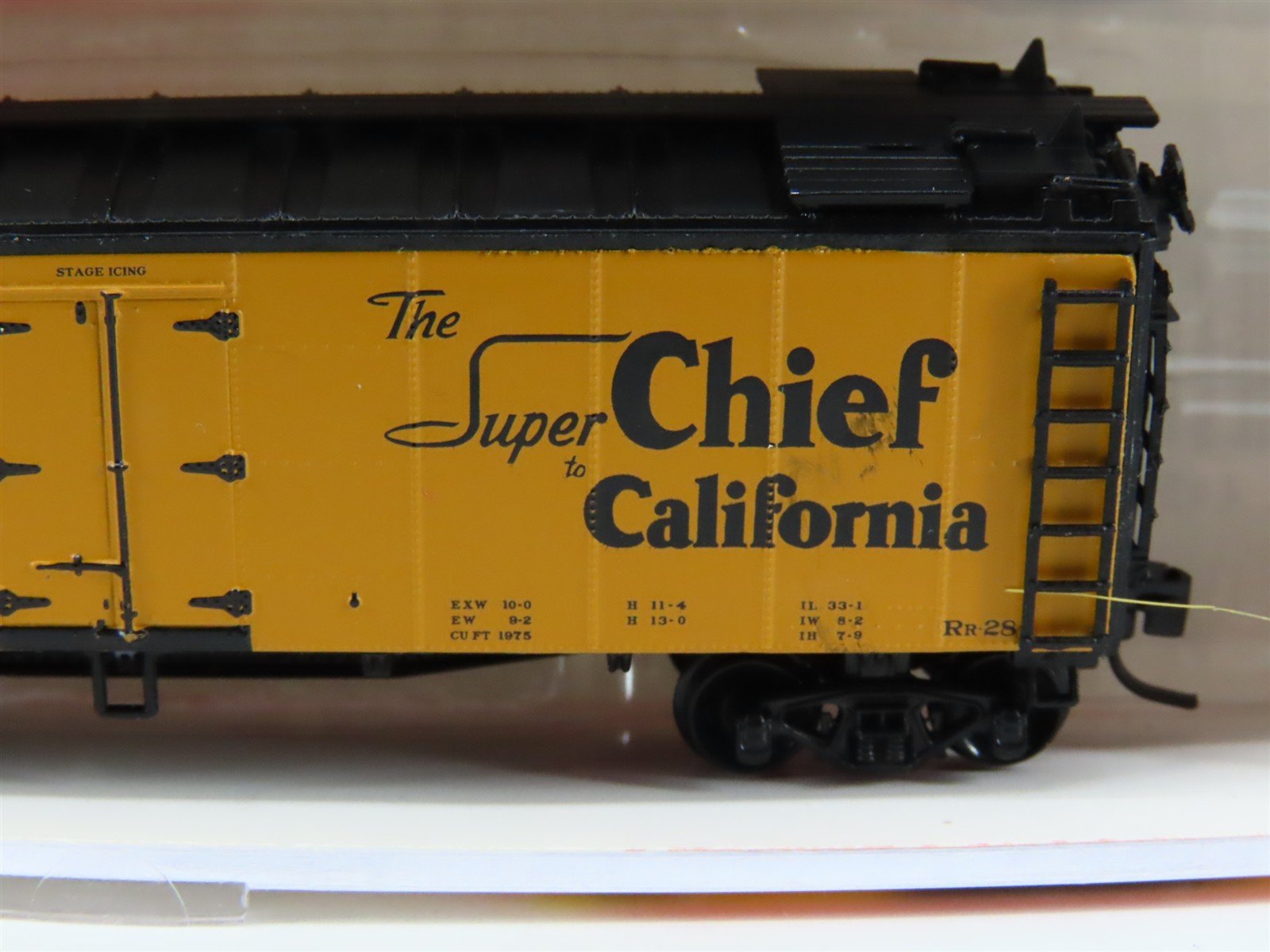 N Scale InterMountain 66113-03* SFRD Santa Fe Railroad Super Chief Reefer #35336