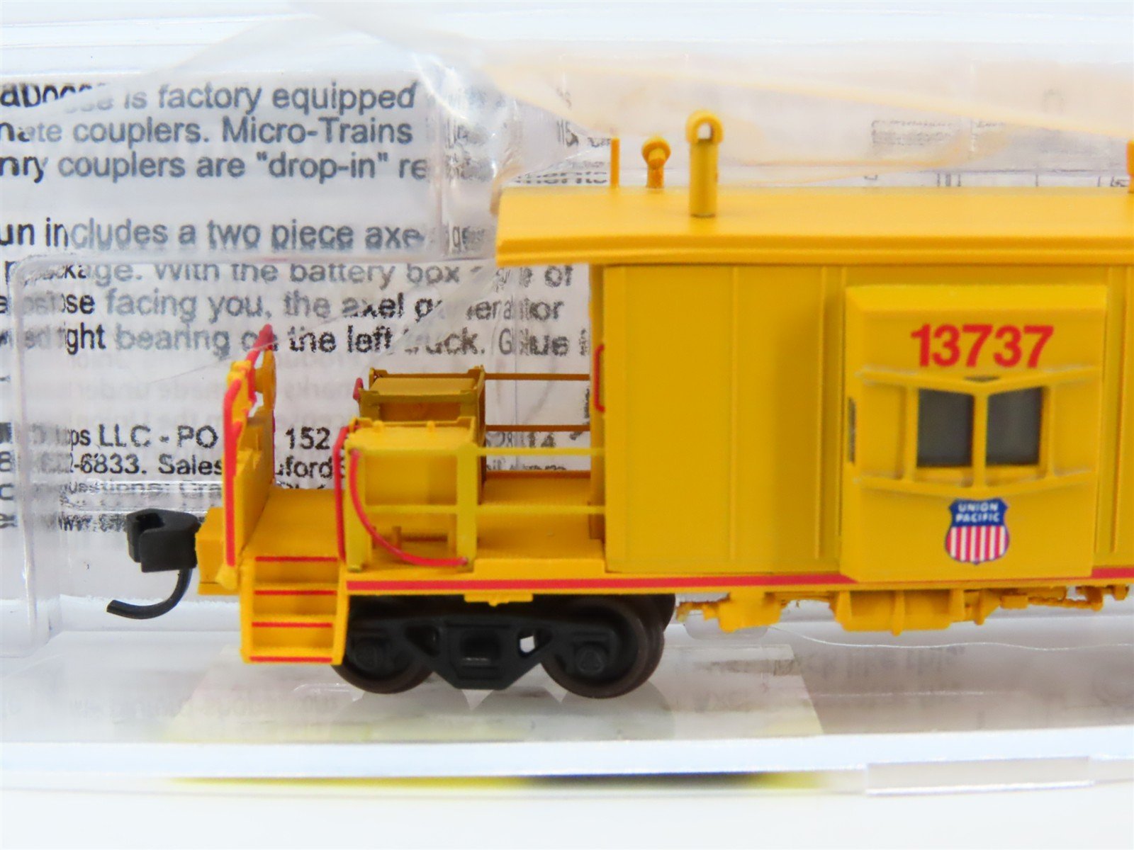 N Scale Bluford Shops 21020 UP Union Pacific Railroad Bay Window Caboose #13737