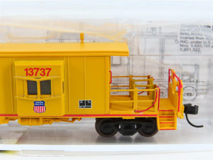 N Scale Bluford Shops 21020 UP Union Pacific Railroad Bay Window Caboose #13737