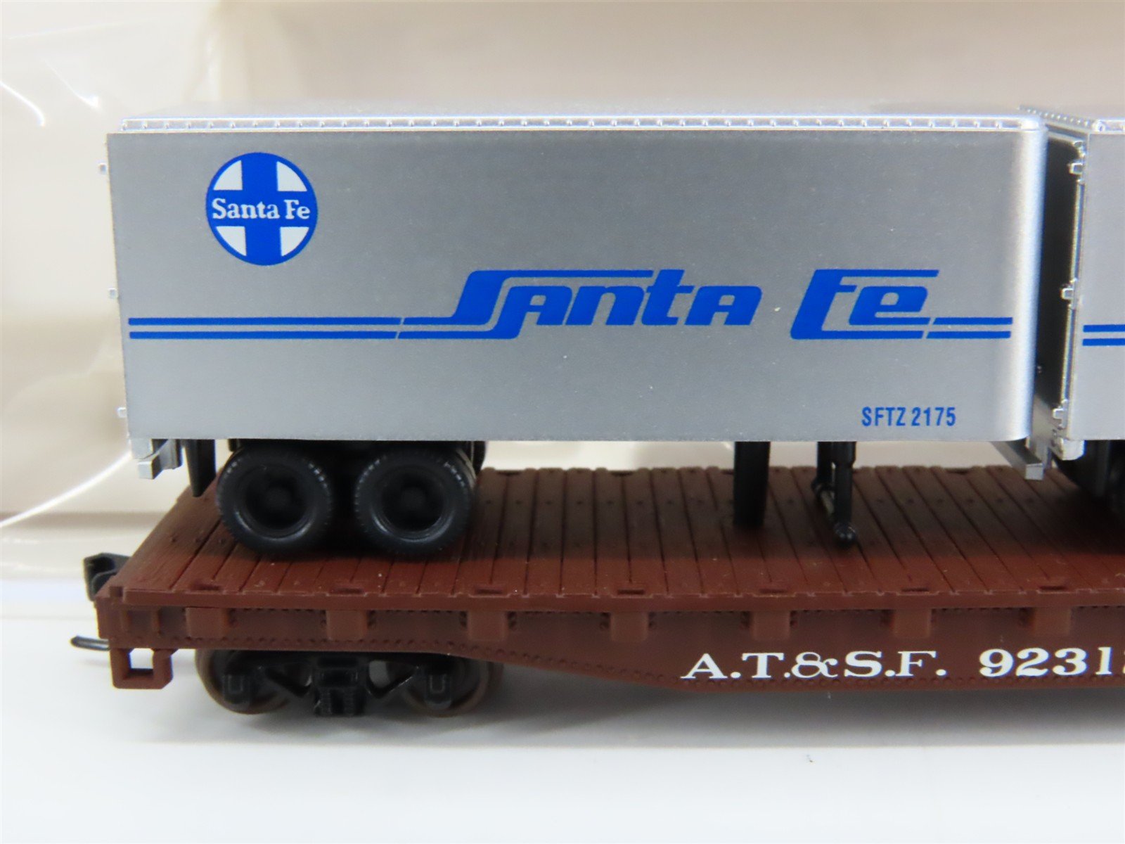 N Scale Atlas 37453 ATSF Santa Fe Piggyback Flat Car #92312 w/ 2 Trailers
