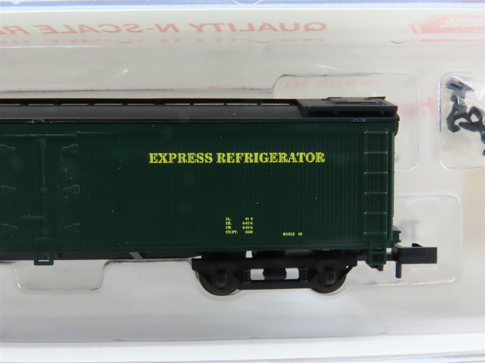 N Scale Roundhouse 82901 PFE Pacific Fruit Express 50' Express Reefer #558