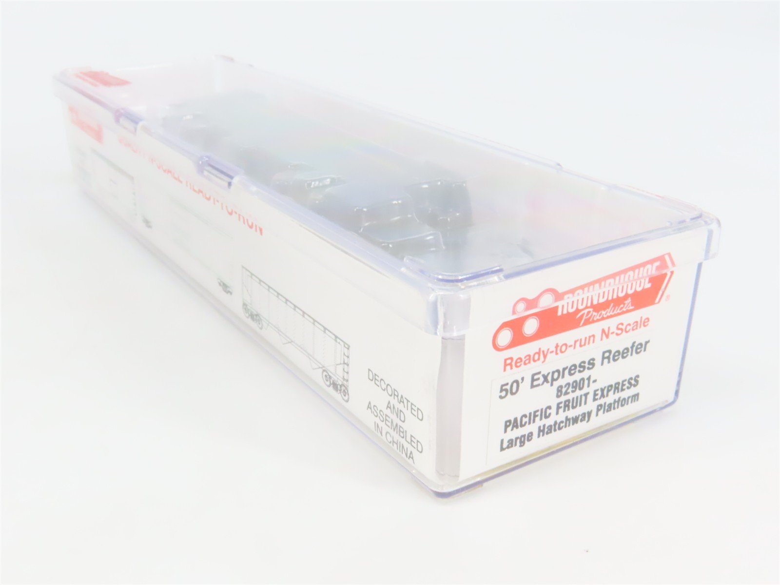 N Scale Roundhouse 82901 PFE Pacific Fruit Express 50' Express Reefer #558
