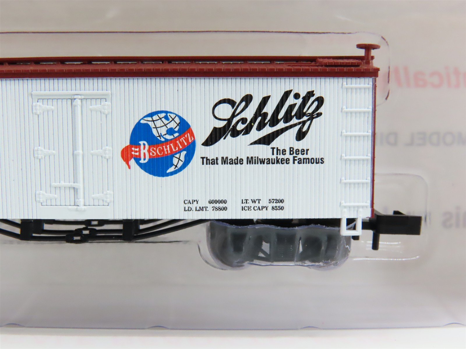 N Scale Roundhouse 87003 URTC Schlitz Beer 36' Old Time Billboard Reefer #3728