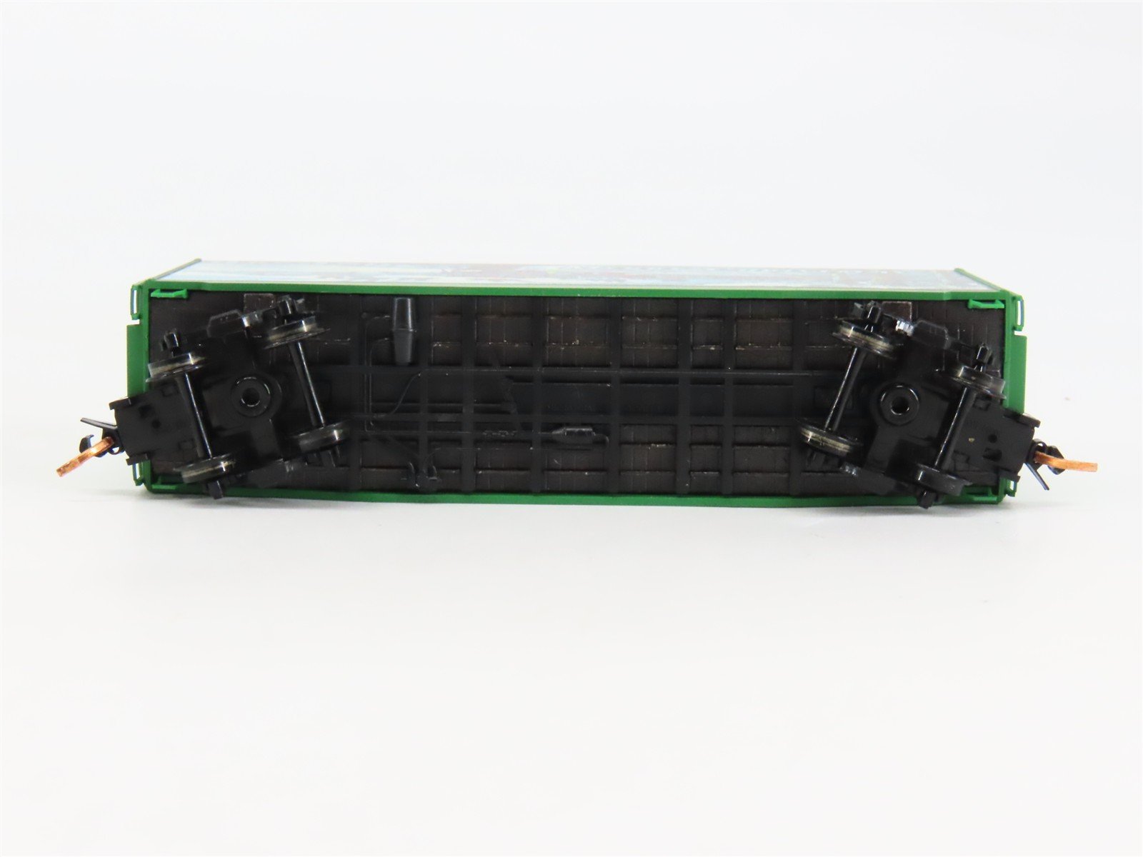 N Scale Micro-Trains MTL 10100802 Custom 2015 Christmas 40' Hi Cube Box Car 43.1