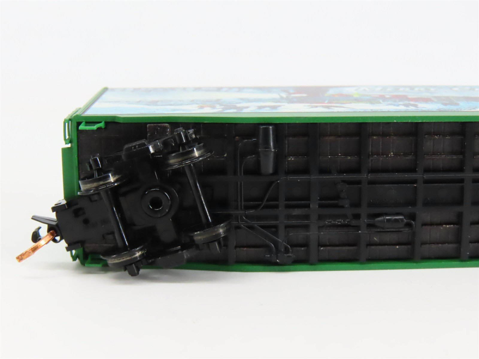N Scale Micro-Trains MTL 10100802 Custom 2015 Christmas 40' Hi Cube Box Car 43.1