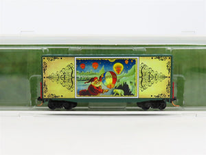 N Scale Micro-Trains MTL 10100813 Christmas Postcard Santa's Balloons Box Car #3
