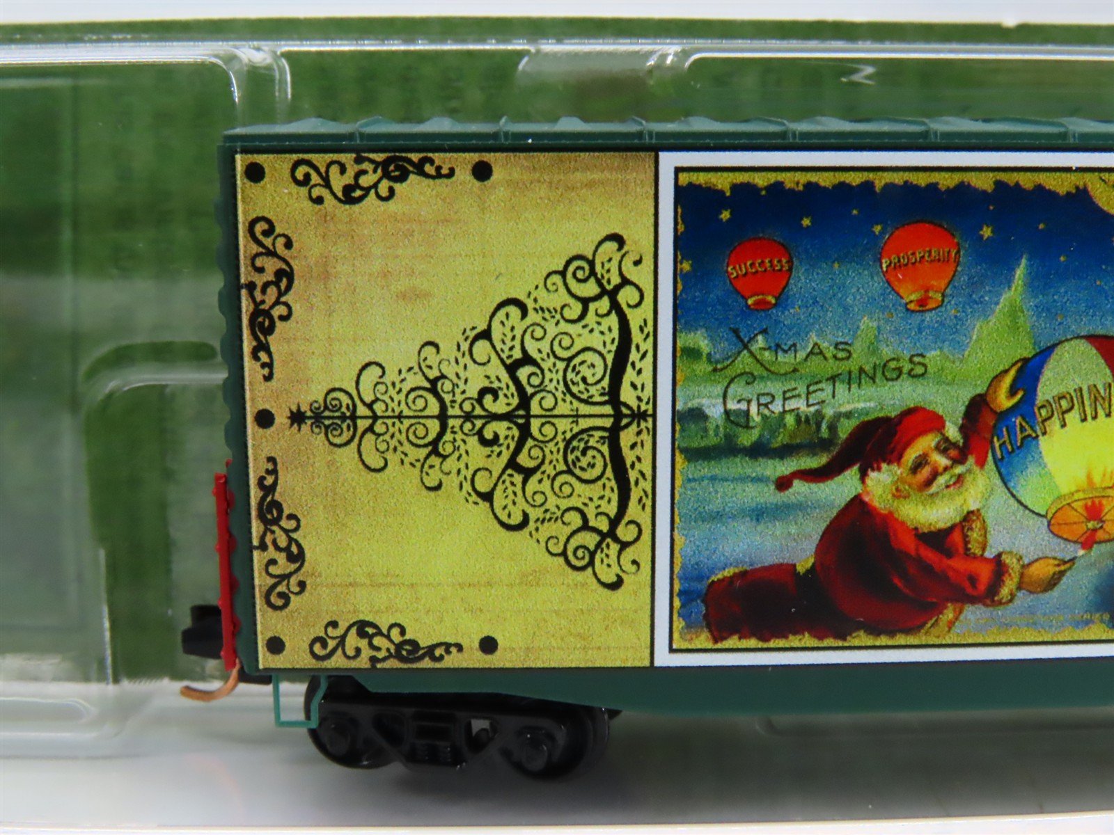 N Scale Micro-Trains MTL 10100813 Christmas Postcard Santa's Balloons Box Car #3