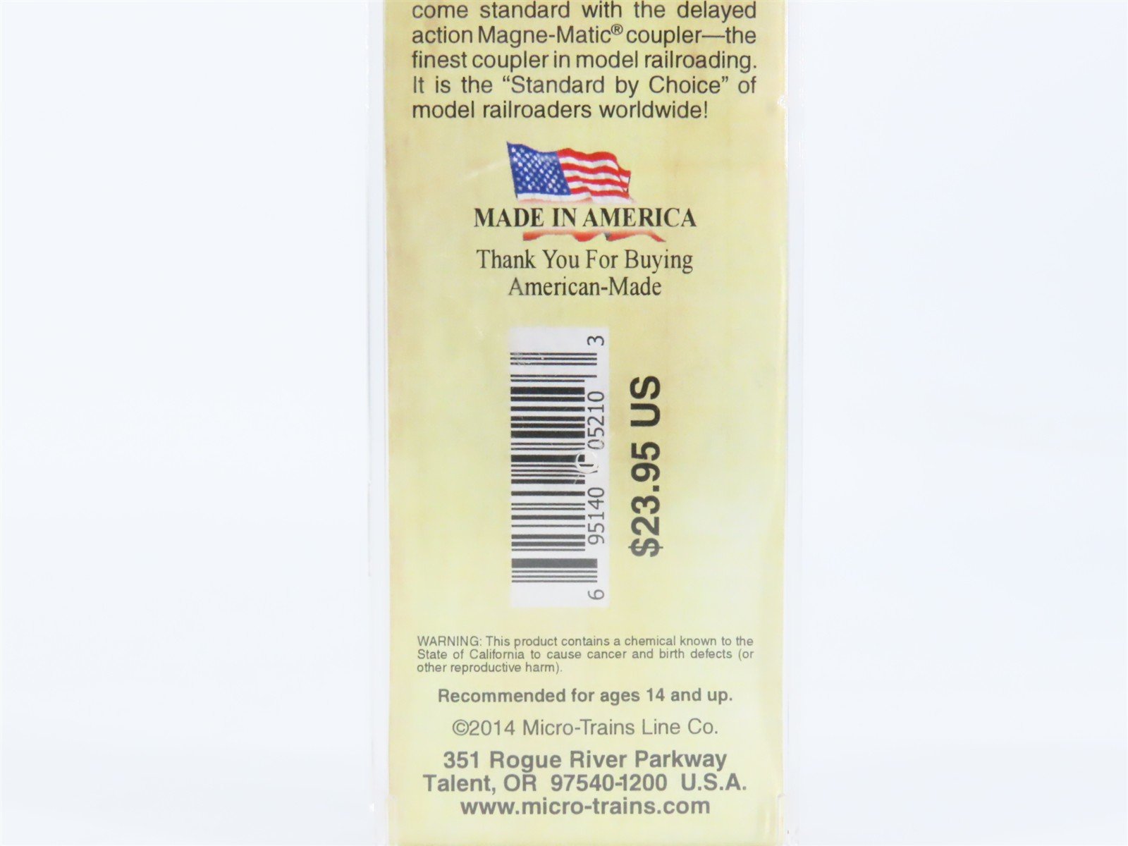 N Scale Micro-Trains MTL 10100813 Christmas Postcard Santa's Balloons Box Car #3