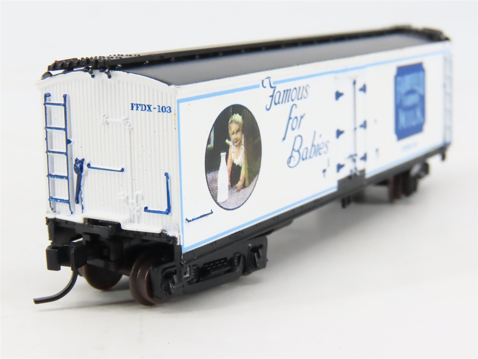 N Scale Athearn 11621 FFDX Fairfield Farms 40' Wood Milk Car #103