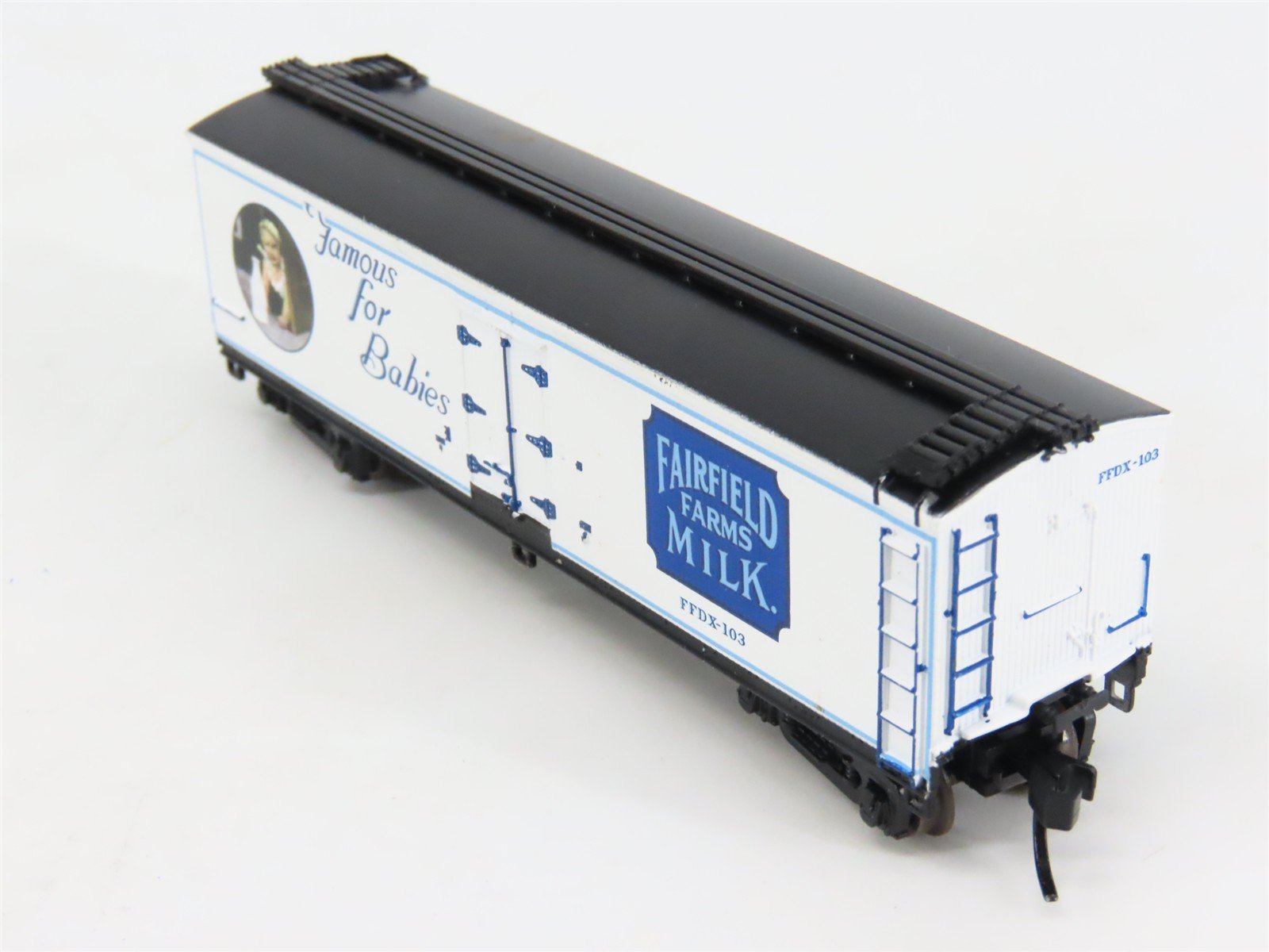 N Scale Athearn 11621 FFDX Fairfield Farms 40' Wood Milk Car #103