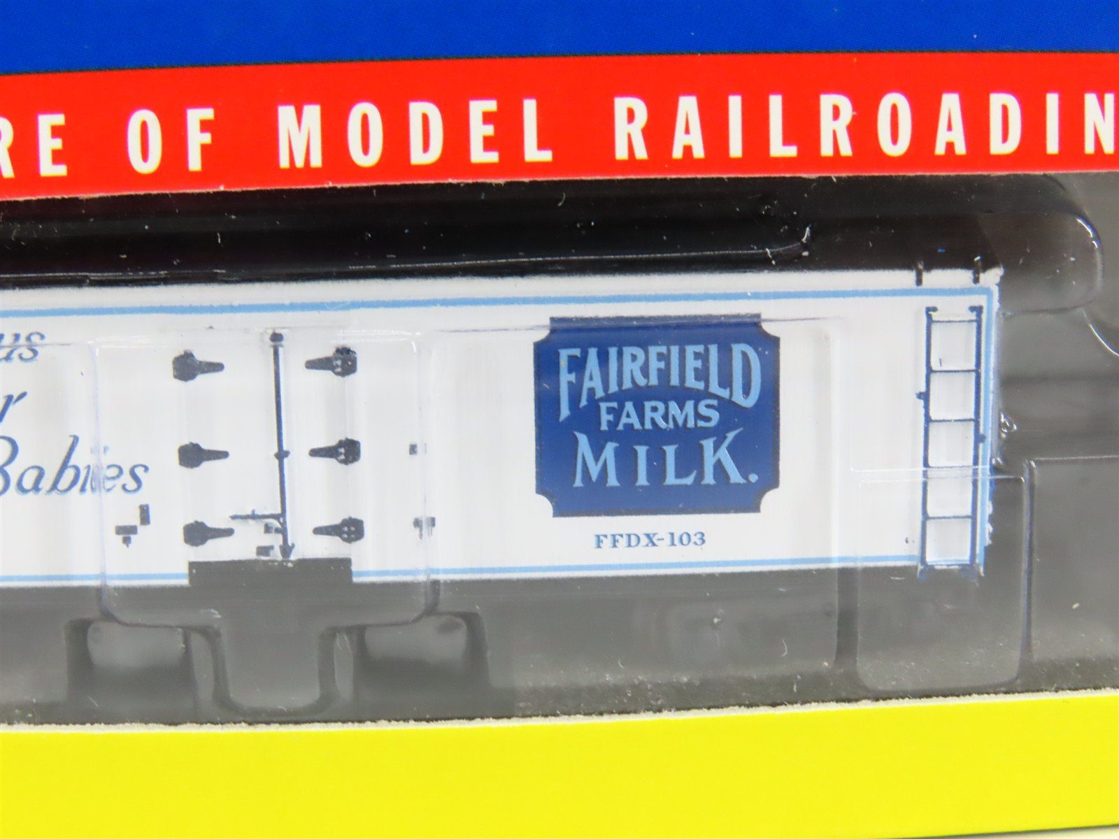 N Scale Athearn 11621 FFDX Fairfield Farms 40' Wood Milk Car #103