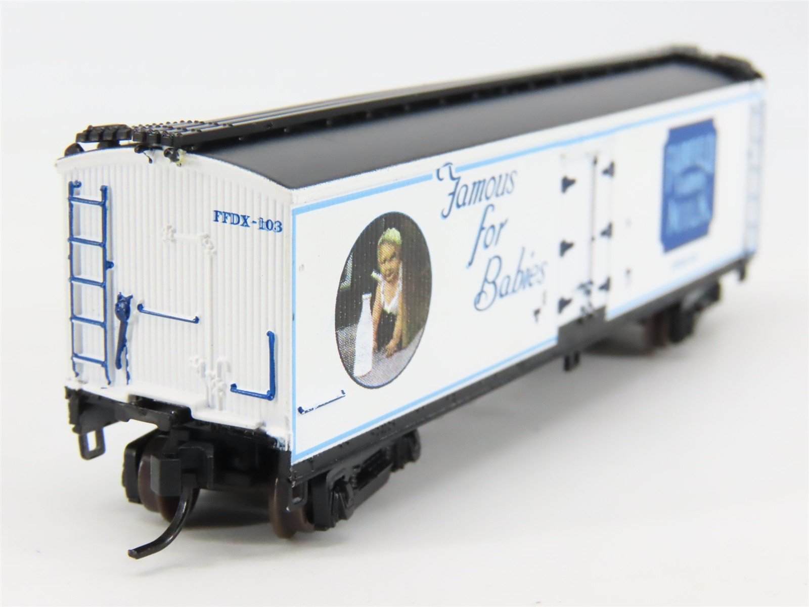 N Scale Athearn 11621 FFDX Fairfield Farms 40' Wood Milk Car #103