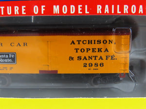 N Scale Athearn 10498 ATSF Santa Fe Route 36' Wood Reefer #2986