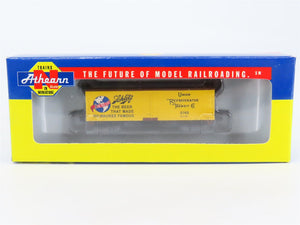 N Scale Athearn 10501 URTC Schlitz Beer 36' Wood Reefer #3765