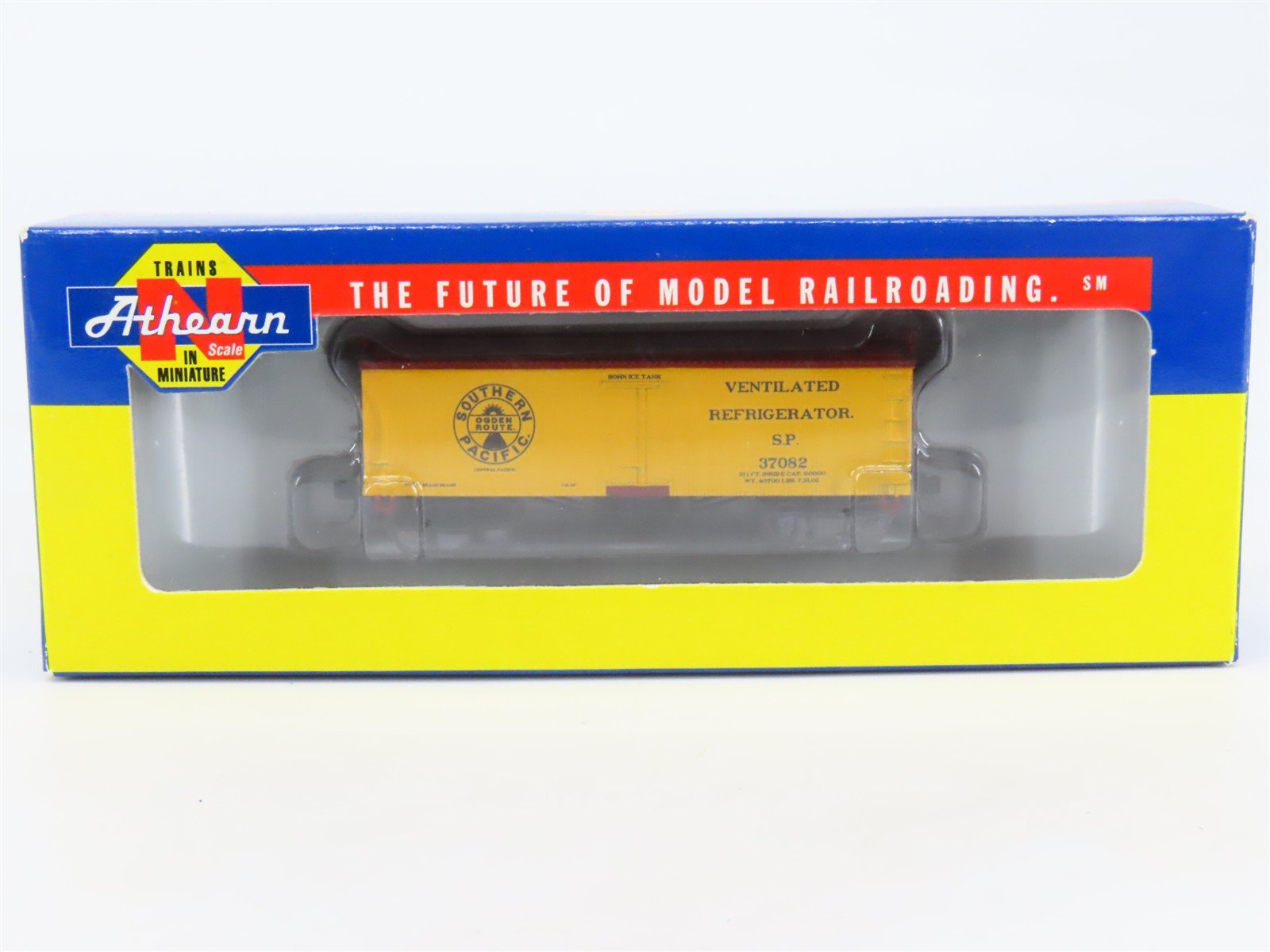 N Scale Athearn 10499 SP Southern Pacific Railroad 36' Wood Reefer #37082