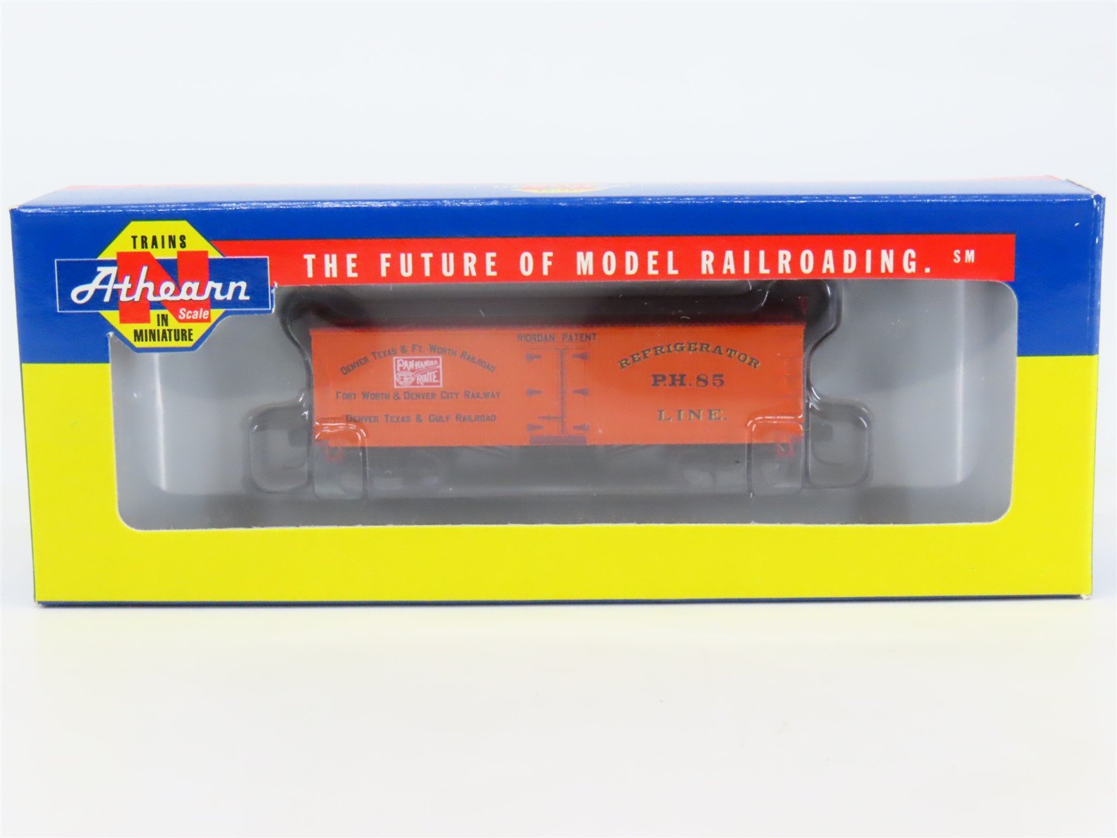 N Scale Athearn 10507 PH Denver, Texas & Ft Worth Railroad 36' Wood Reefer #85