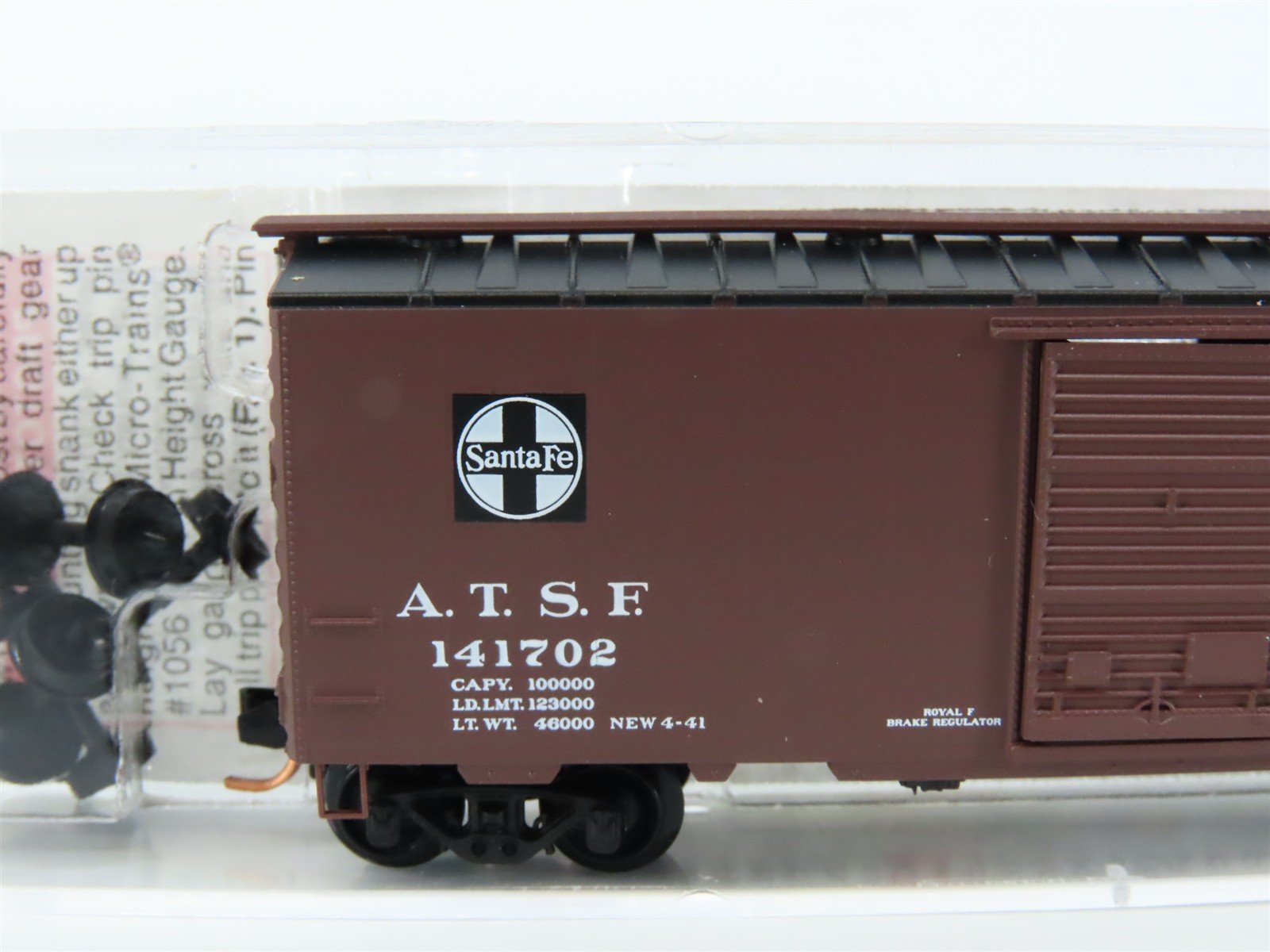 N Scale Micro-Trains MTL 20460 ATSF Santa Fe Grand Canyon 40' Box Car #141702