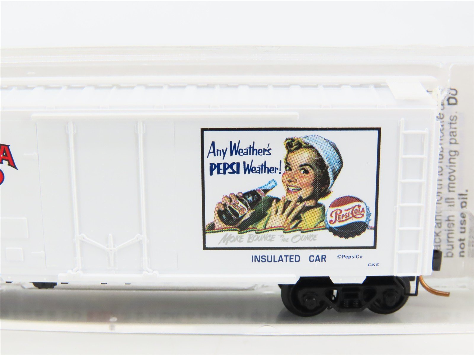 N Scale Micro-Trains MTL 21270 PC Pepsi Cola 40' Plug Door Box Car #122000