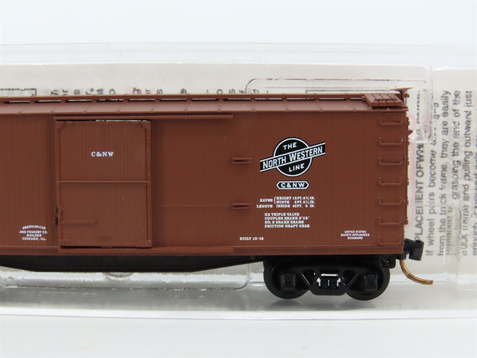 N Scale Micro-Trains MTL 39160 CNW Chicago & North Western 40' Box Car #142200