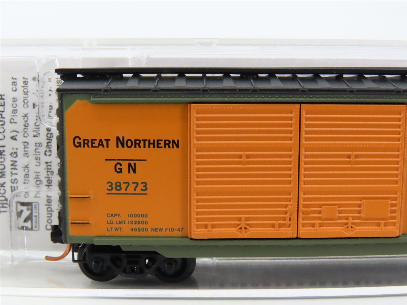 N Scale Micro-Trains MTL 02300311 GN Glacier National Park 40' Box Car #38773