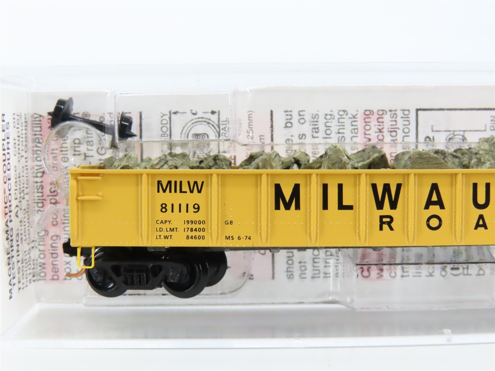 N Scale Micro-Trains MTL 48110.2 MILW Milwaukee Road 50' Gondola #81119 w/ Load