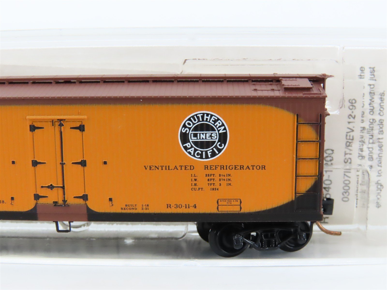 N Scale Micro-Trains MTL 49500 SP UP PFE Pacific Fruit Express 40' Reefer #14760
