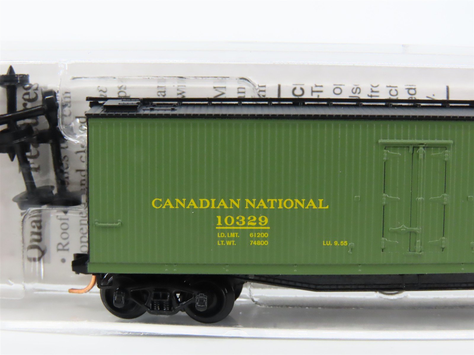 N Scale Micro-Trains MTL 49570 CN Canadian National 40' Wood Reefer #10329