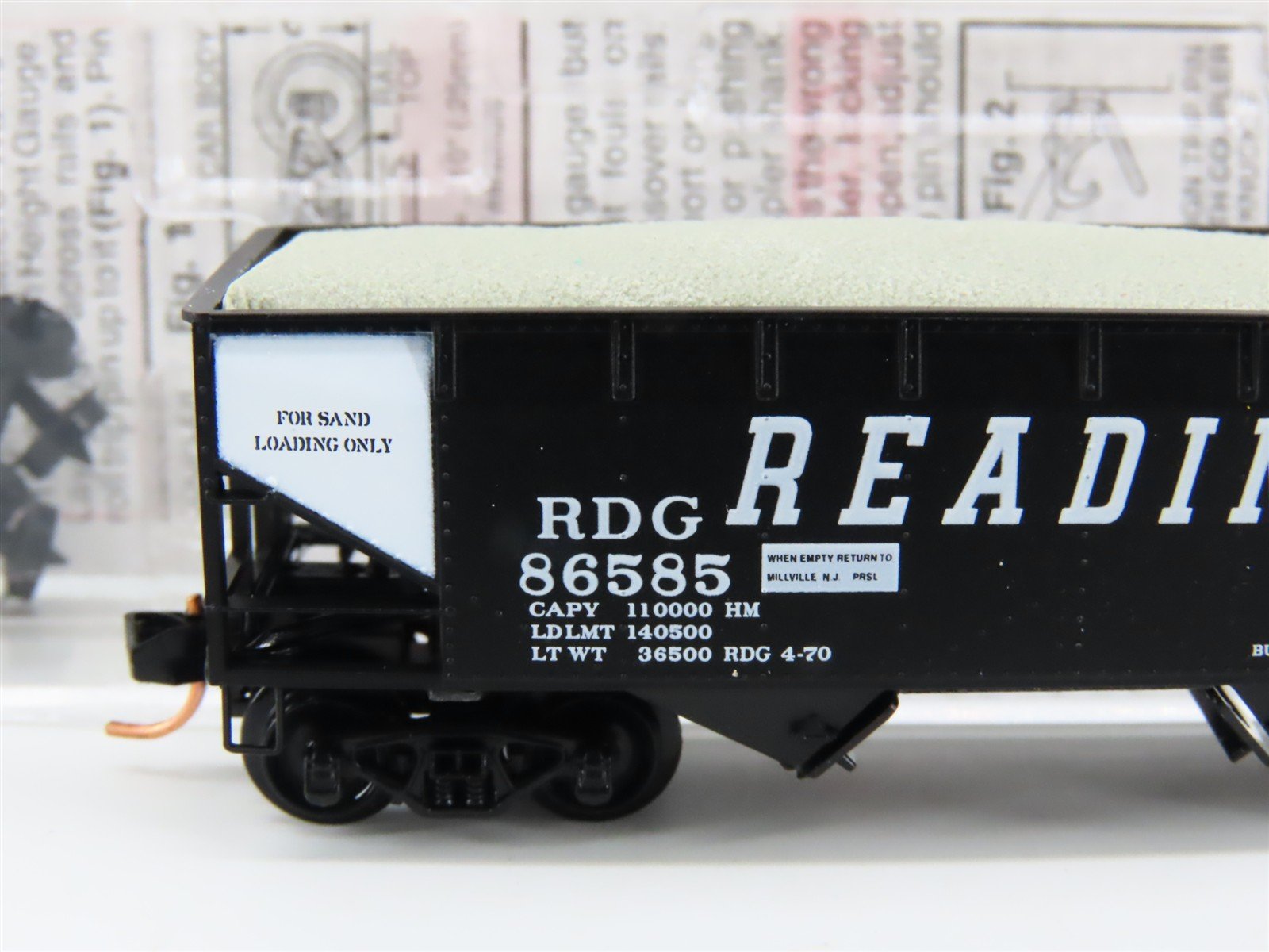 N Scale Micro-Trains MTL 55490 RDG Reading 2-Bay Hopper #86585 w/ Load