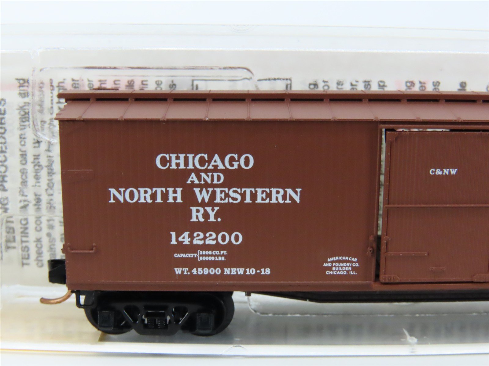 N Scale Micro-Trains MTL 39160 CNW Chicago & North Western 40' Box Car #142200