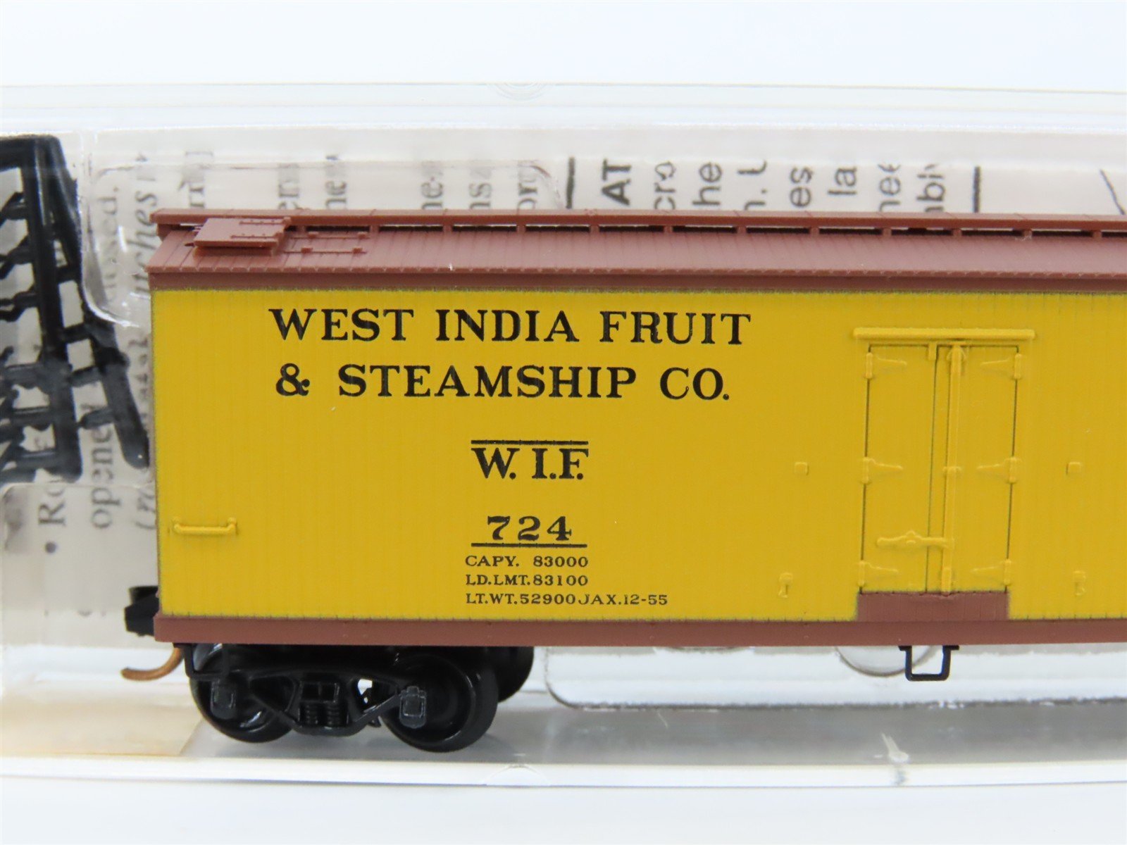 N Scale Micro-Trains MTL 49510 WIF West India Fruit & Steamship 40' Box Car #724