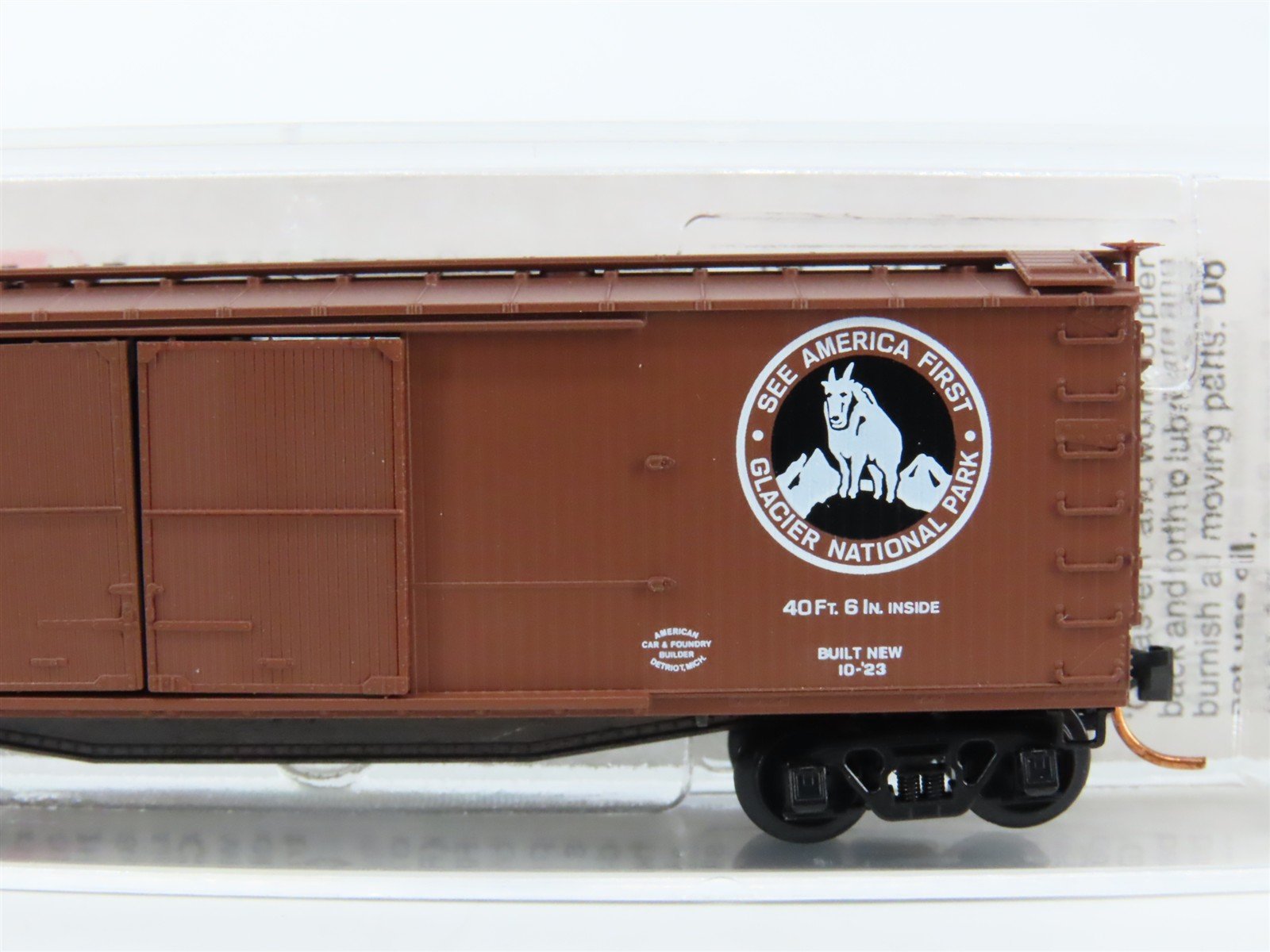N Scale Micro-Trains MTL 41030 GN Glacier National Park 40' Auto Box Car #38076