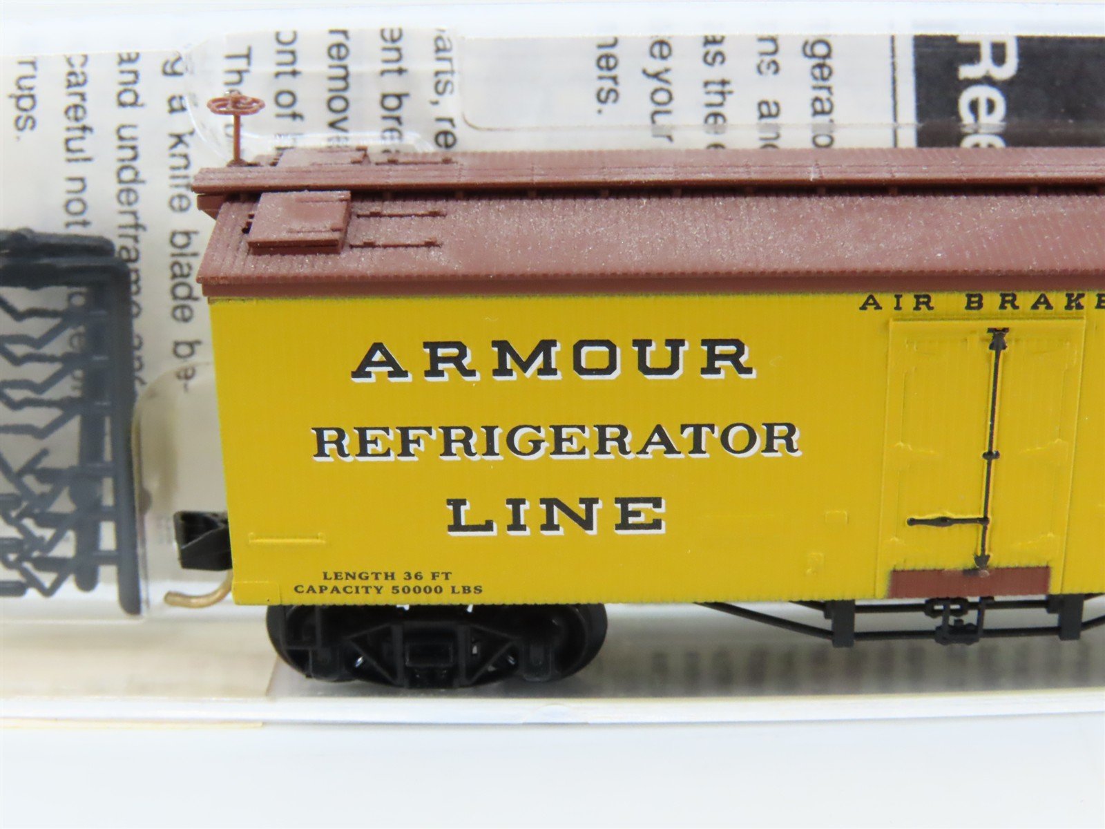 N Scale Micro-Trains MTL 58030 Armour Refrigerator Line 36' Ice Reefer #7306