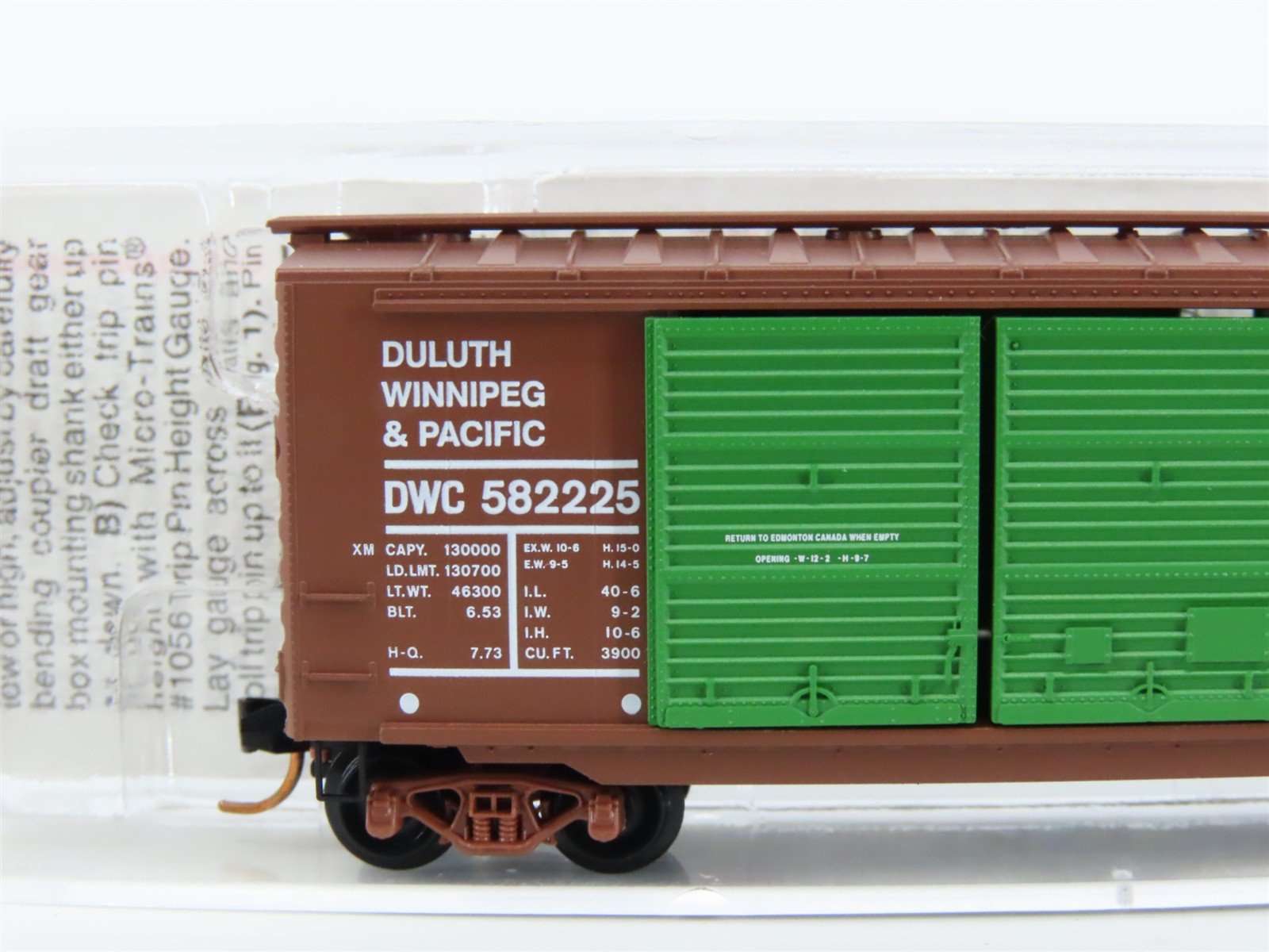 N Scale Micro-Trains MTL 23260 DWC Duluth Winnipeg & Pacific 40' Box Car #582225