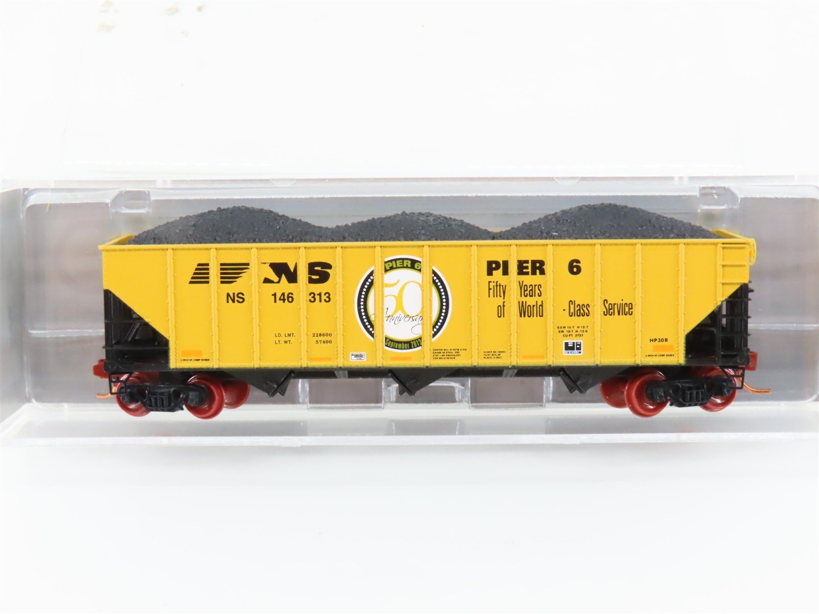 N Micro-Trains NSE MTL 14-02 NS Pier 6 50 Years 3-Bay Hopper #146313 w/ Load