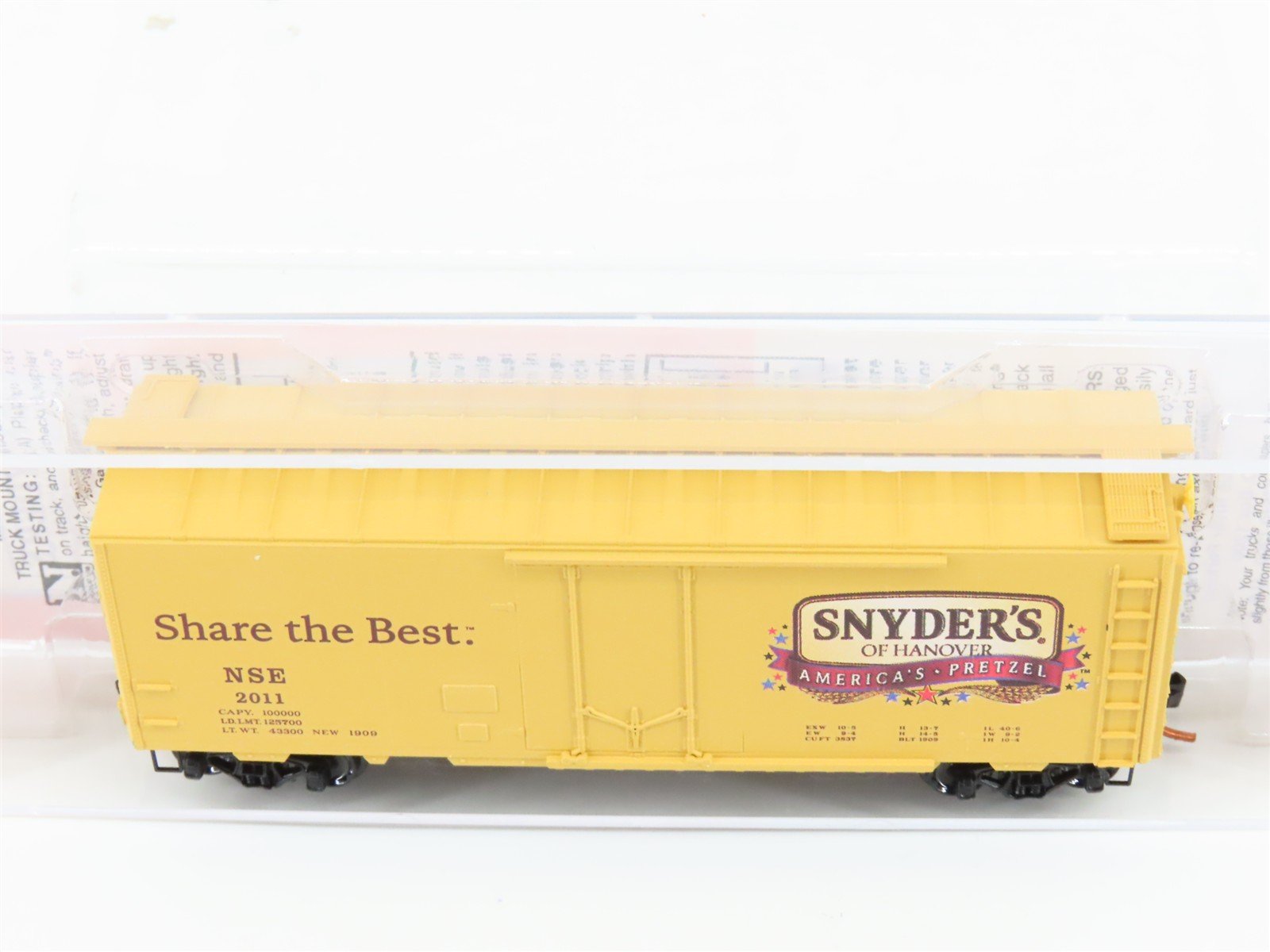 N Micro-Trains MTL NSE 11-82 Snyder's Of Hanover 40' Plug Door Box Car #2011