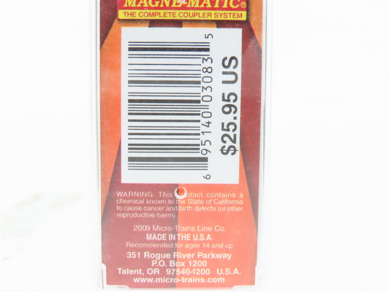 N Scale Micro-Trains MTL 04700402 Ringling Bros. Billboard #2 40' Wood Reefer
