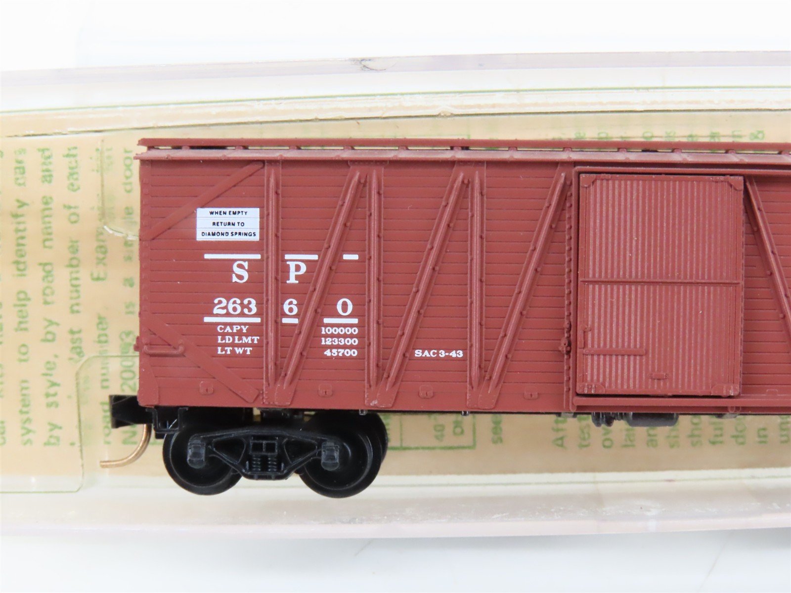 N Kadee Micro-Trains MTL 20093 SP Southern Pacific 40' Boxcar 26360 - Blue Label