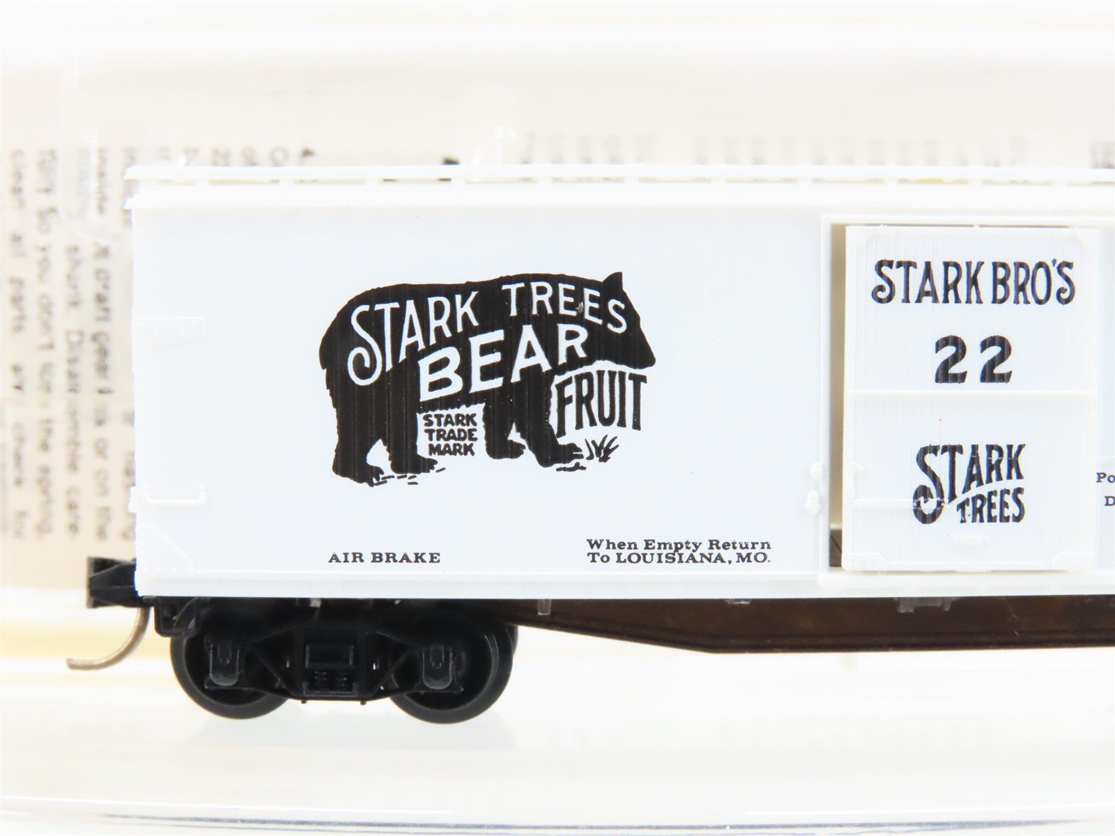 N Scale Micro-Trains MTL 42010 Stark Trees Bear 40' Wood Box Car #22