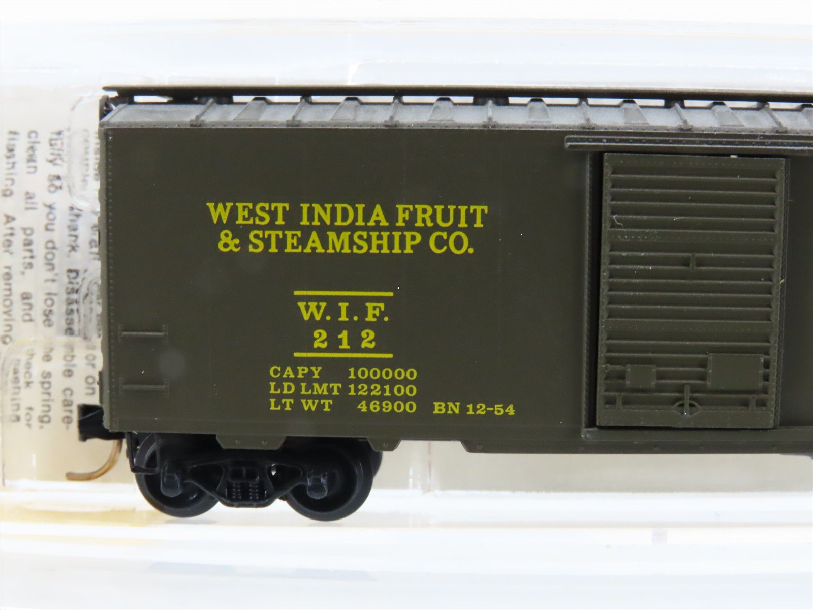 N Scale Micro-Trains MTL 20450 WIF West India Fruit & Steamship 40' Box Car #212