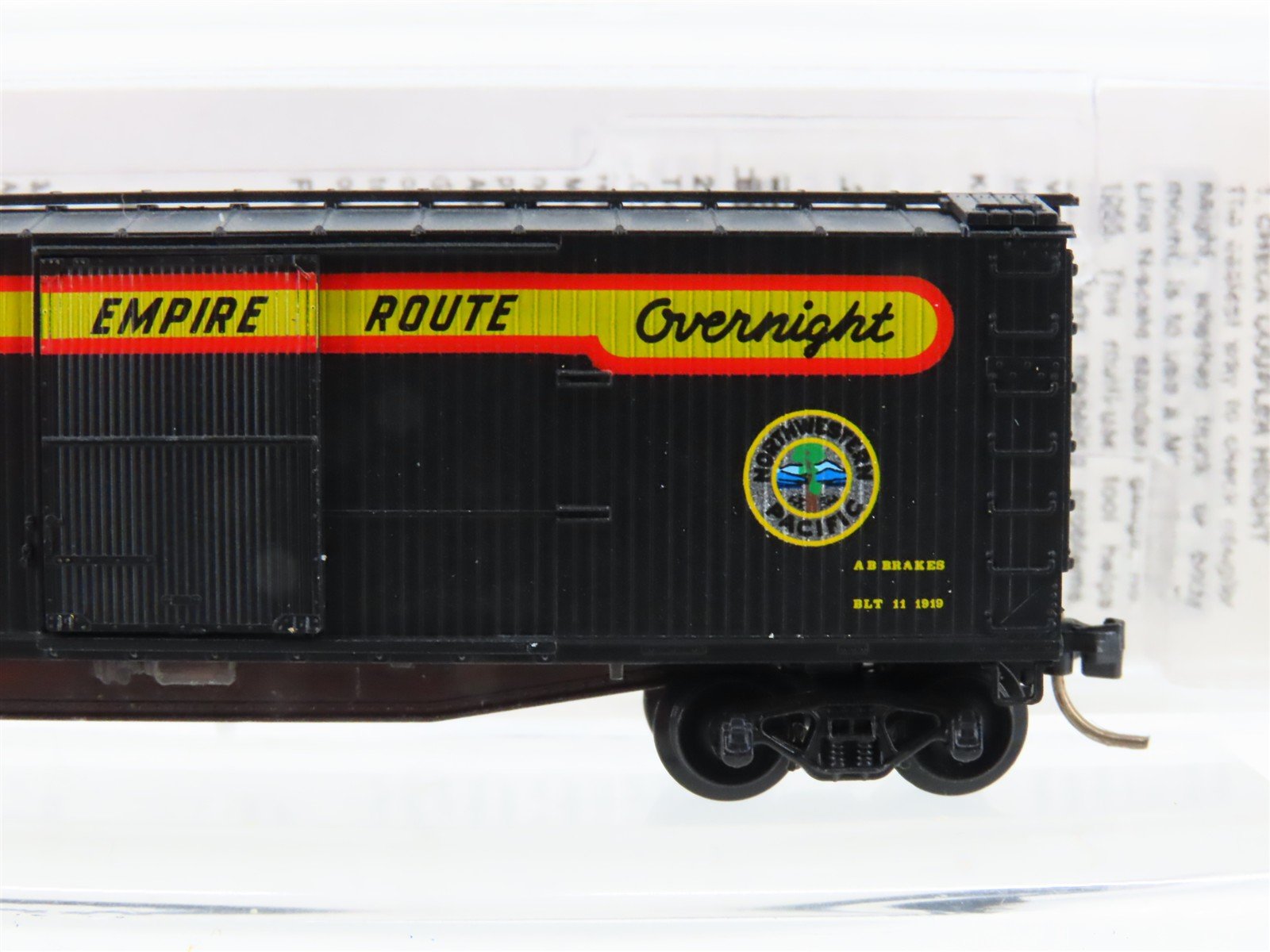 N Micro-Trains MTL 39100 NWP Redwood Empire Route Overnight 40' Box Car #1952