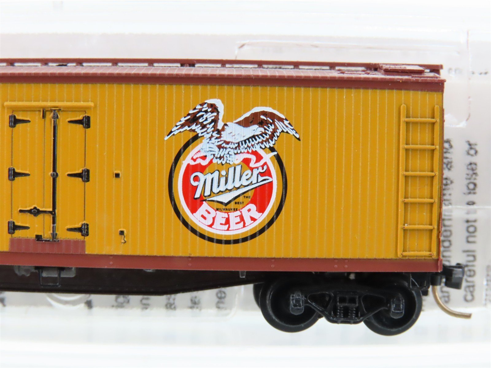 N Scale Micro-Trains MTL 49410 URTC Miller High Life Beer 40' Reefer #93185