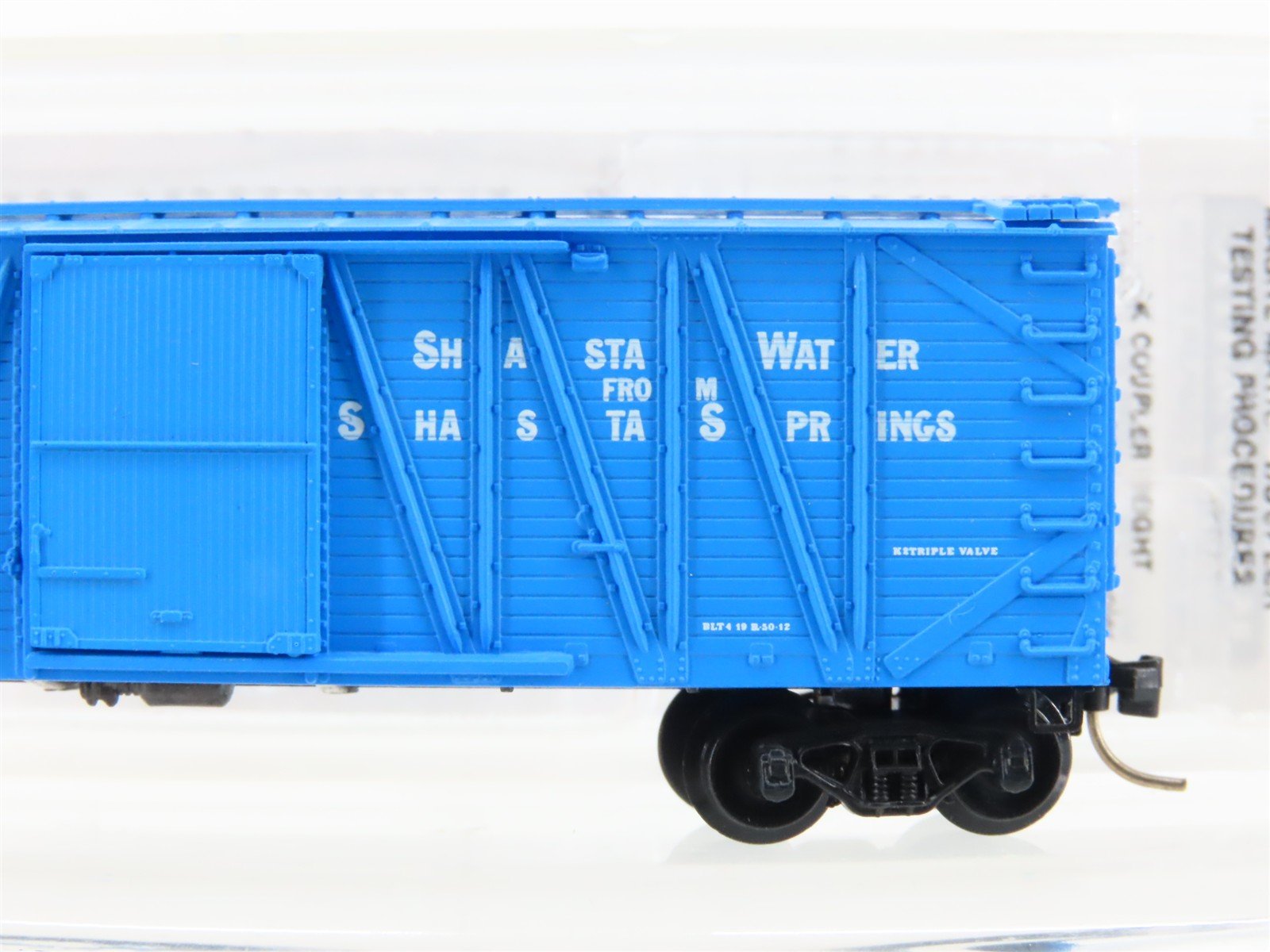 N Scale Micro-Trains MTL 28140 SP Shasta Water Tank Car 40' Box Car #27172