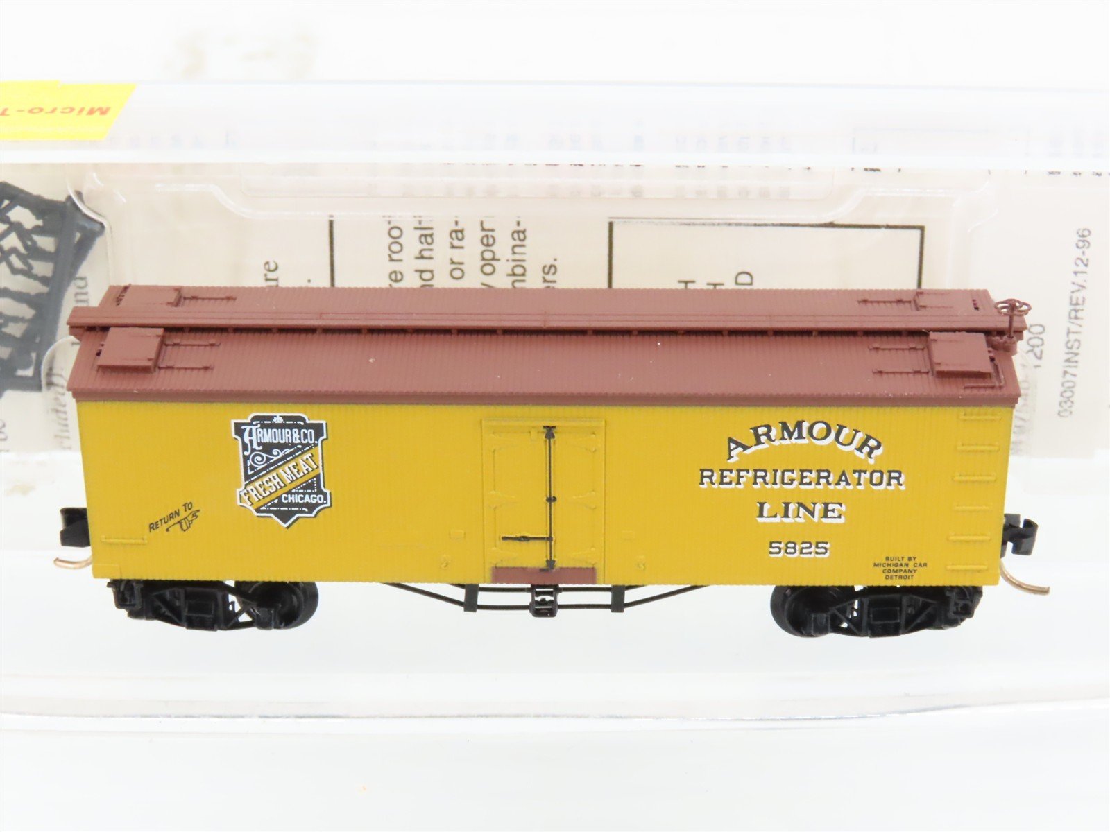 N Scale Micro-Trains MTL 58060 Armour Refrigerator Line 36' Wood Reefer #5825