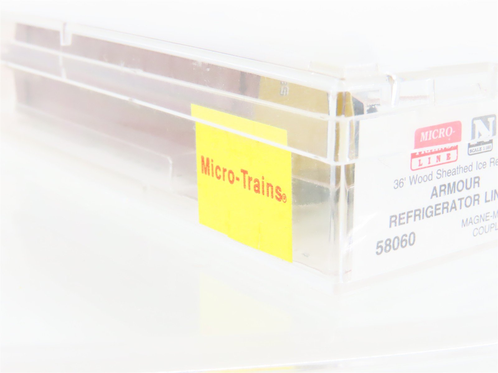 N Scale Micro-Trains MTL 58060 Armour Refrigerator Line 36' Wood Reefer #5825